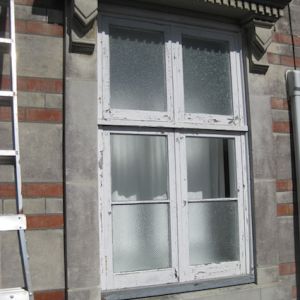 Side Window 1
